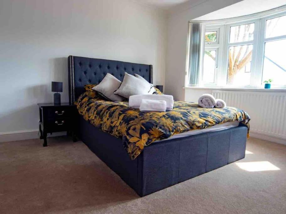 1 Bedroom Self Contained Apartment In Christchurch 维克顿 外观 照片